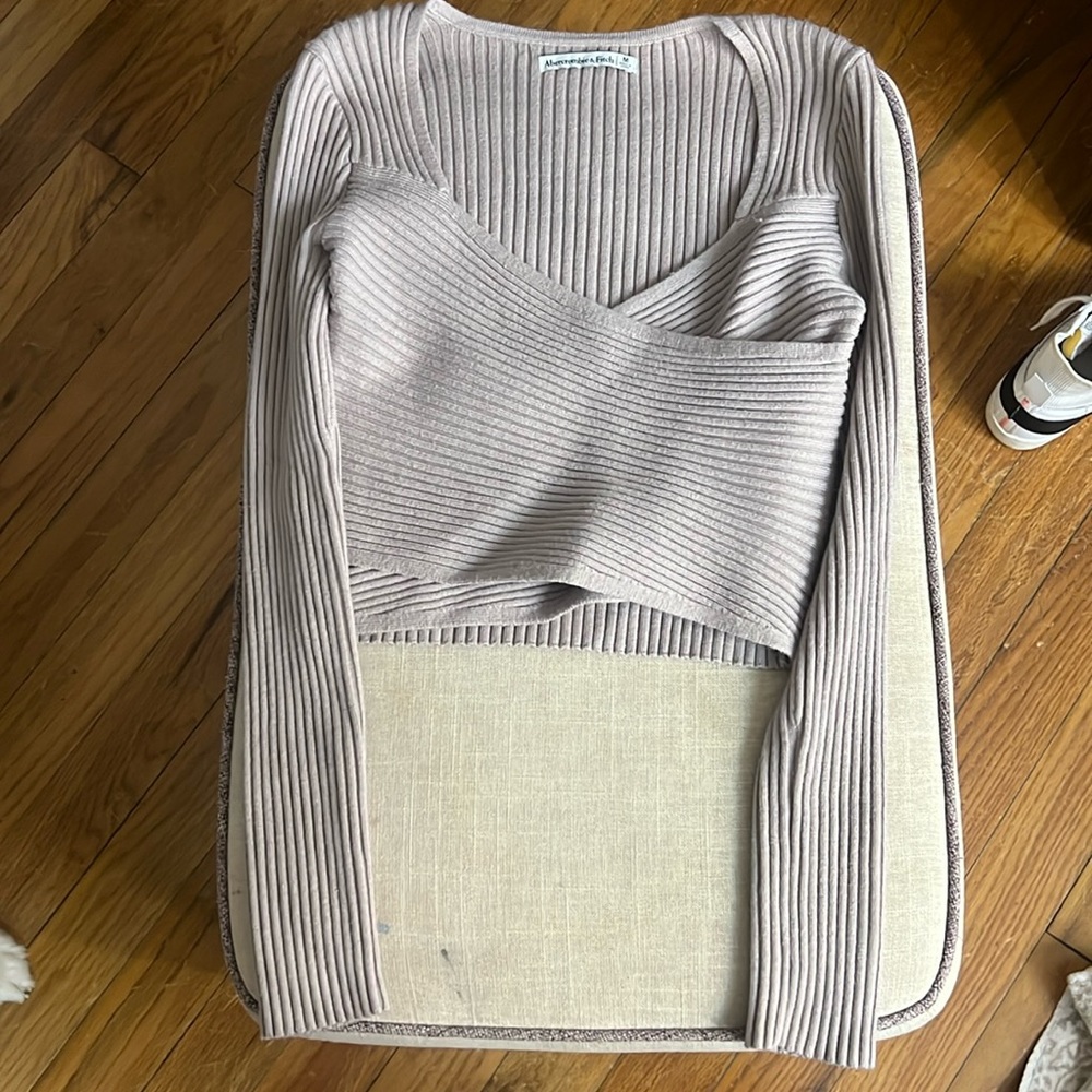 Abercrombie & Fitch brown ribbed sweater